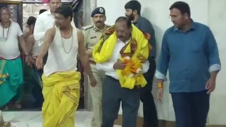 राष्ट्रीय सुरक्षा सलाहकार अजीत डोभाल पहुंचे महाकाल के दरबार, देश के लिए मांगी ये दुआ National Security Advisor Ajit Doval reached the court of Mahakal, prayed for the country