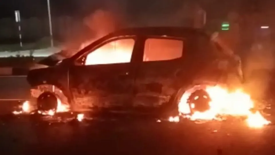 A young man riding a motorcycle was seriously injured in a car collision on the National Highway in Guna. In this strange accident, the car caught fire after hitting the motorcycle.