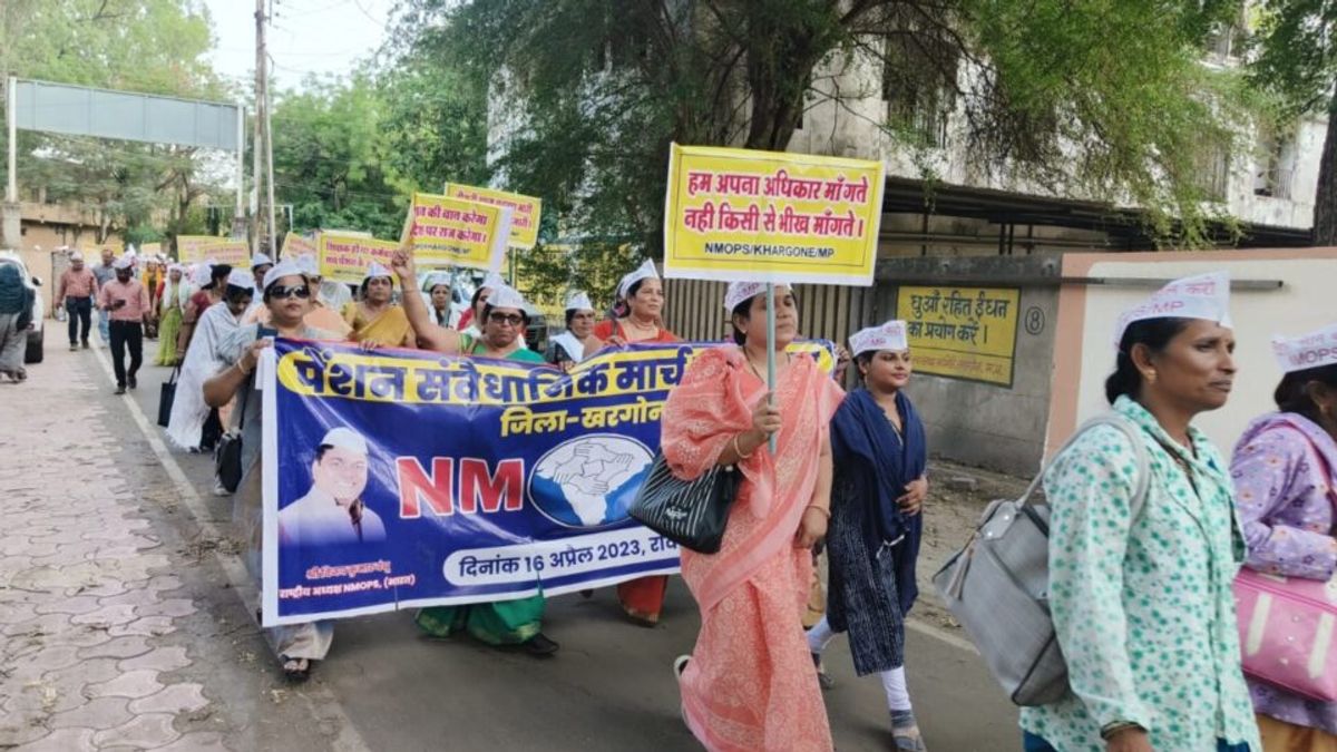 CM शिवराज को कर्मचारियों की चेतावनी, चुनाव से पहले कर दें पुरानी पेंशन बहाल, वरना? Employees' warning to CM Shivraj, restore old pension before elections, otherwise?