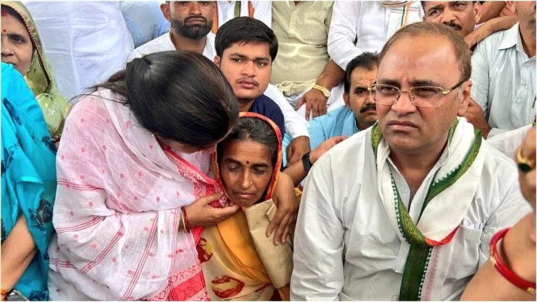 Panna: After meeting the shooting victims, Arun Yadav said – there is chaos all around in the state