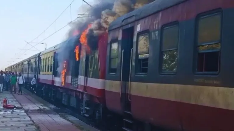 Fire, Train, Accident, ratlam