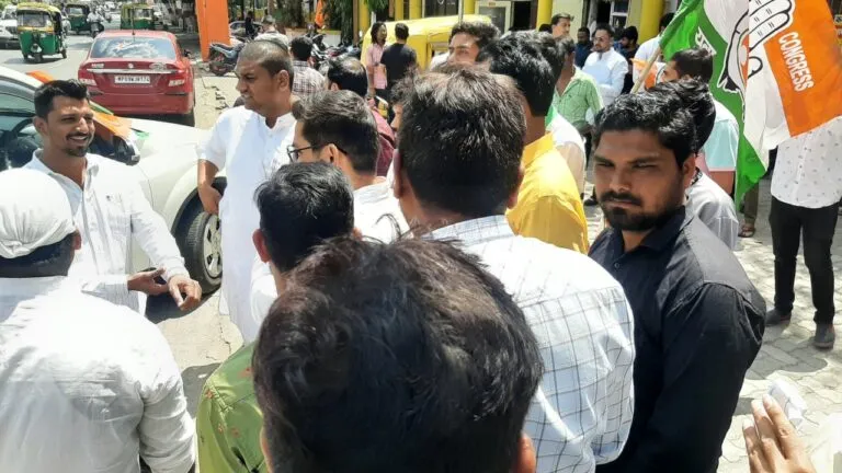 इंदौर बावड़ी हादसे के विरोध में यूथ कांग्रेस का प्रदर्शन, कफन लेकर सांसद का किया घेराव Youth Congress, Congress Protest, Indore Bawdi Incident, Mp News, Madhya Pradesh