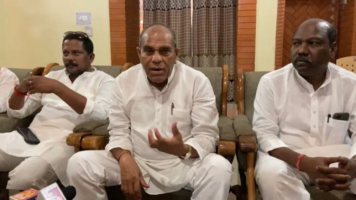 गौरीशंकर बिसेन क्यों करने लगे खुद की PM नरेंद्र मोदी से तुलना? बोले ‘उम्र में उनसे तो छोटा ही हूं’ Gaurishankar Bisen mp news mp politics mp political news