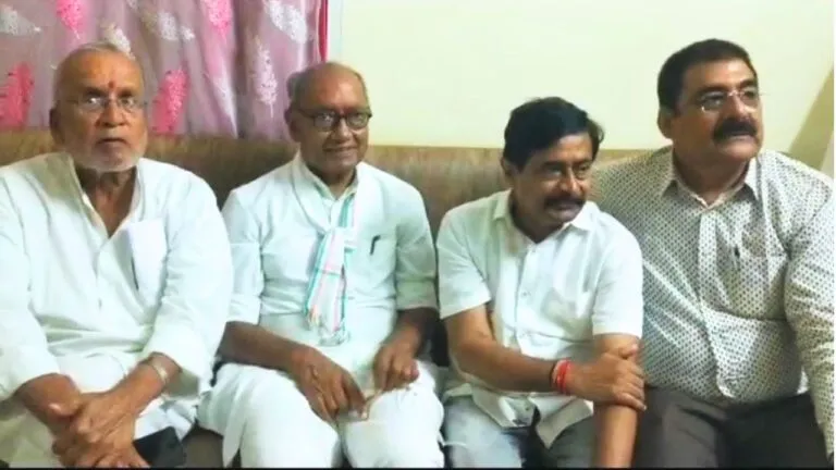 Deepak Joshi meet with Digvijaya Singh, Politics news