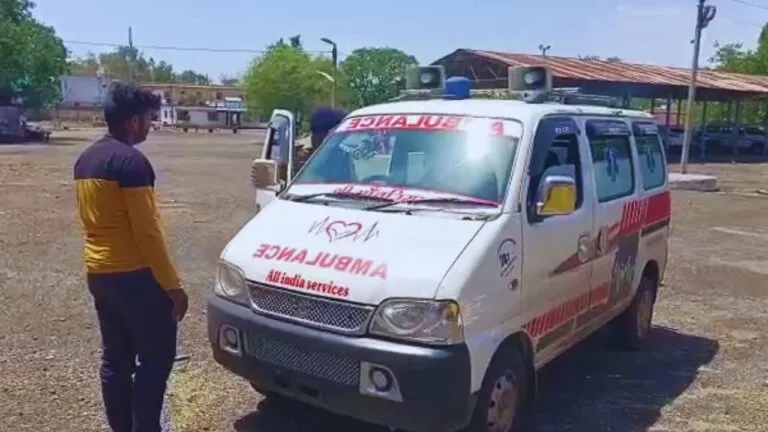 ambulance In agar malwa News, Mp News