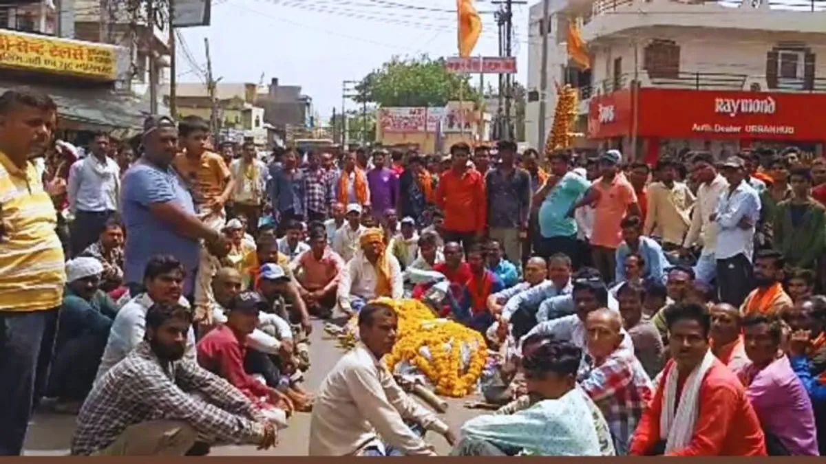 मजदूर ने की युवक की निर्मम हत्या, कुल्हाड़ी से किया हमला और कर डाले शरीर के टुकड़े labourer Murdered In sehore, Mp Crime News