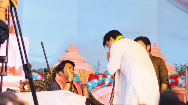 सिंधिया जहां से हारे थे चुनाव, वहीं बागेश्वर बाबा ने उनके कान में फूंक दिया ये मंत्र bageshwar baba, dhirendra krishna shastri, mp news, Jyotiraditya Scindia