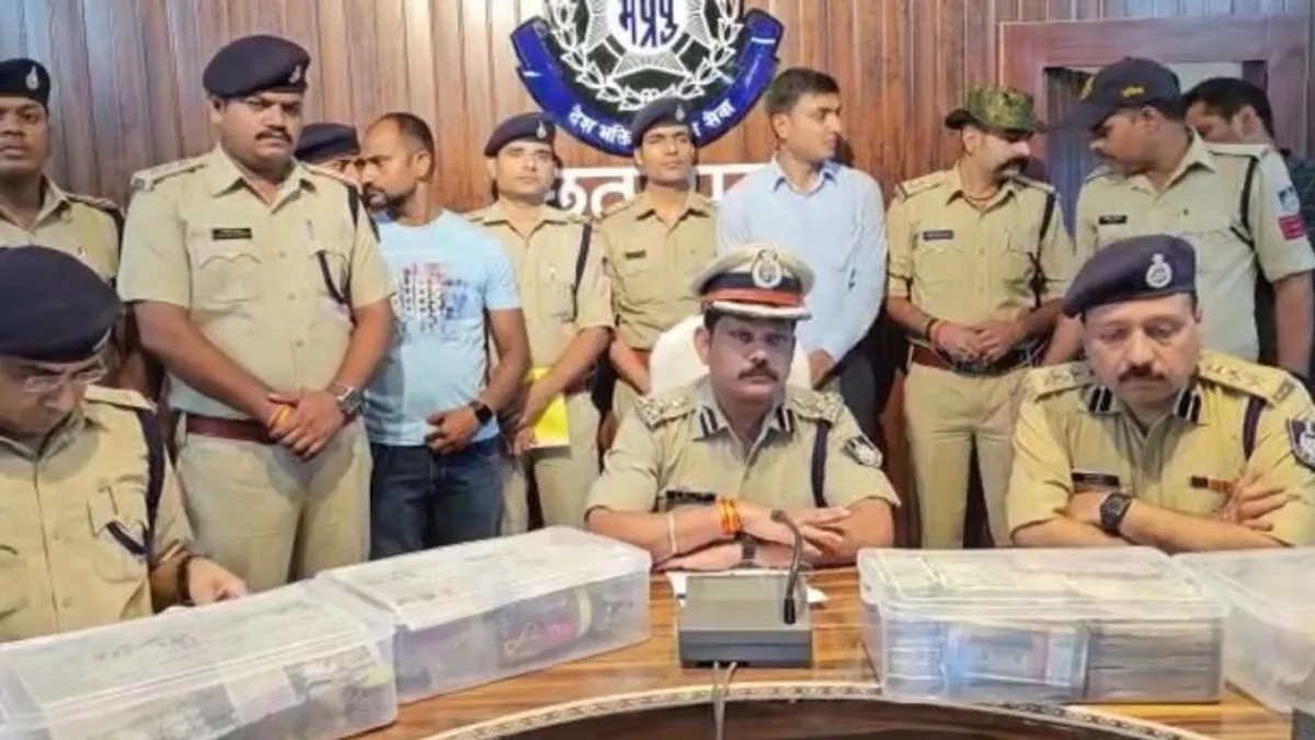 पॉलिटेक्निक के छात्र बने लुटेरे, व्यापारी के घर में घुस कट्टा अड़ाया और कर डाली एक करोड़ की लूट Robbers became polytechnic students, barged into businessman's house and looted one crore
