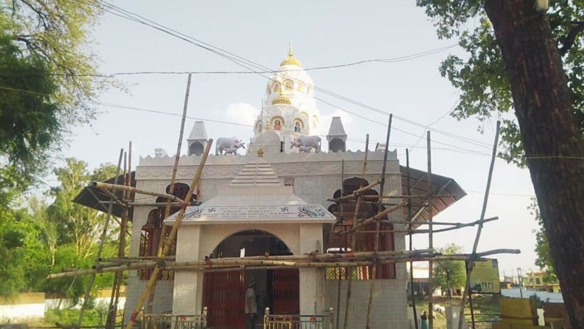 पत्नी की मोहब्बत को जिंदा रखने के लिए टीचर पति ने किया ऐसा काम, हर कोई दे रहा दुआएं Teacher husband did such a thing to keep wife's love alive, everyone is giving blessings