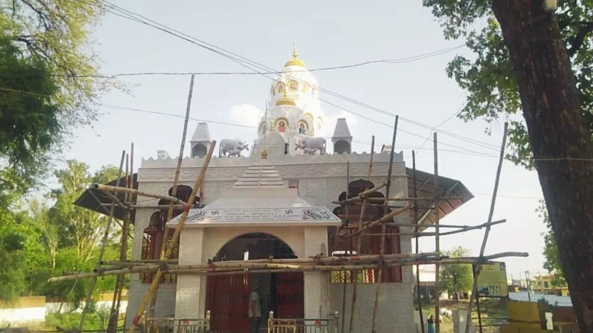 पत्नी की मोहब्बत को जिंदा रखने के लिए टीचर पति ने किया ऐसा काम, हर कोई दे रहा दुआएं Teacher husband did such a thing to keep wife's love alive, everyone is giving blessings