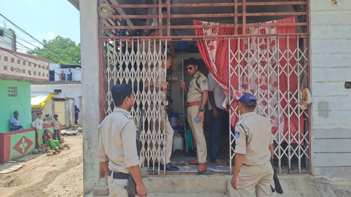 NIA की टीम अचानक पहुंची खंडवा के खानशाहवली, घेर लिया एक मकान, जानें फिर… NIA team mp crime news Khandwa News Khandwa crime news