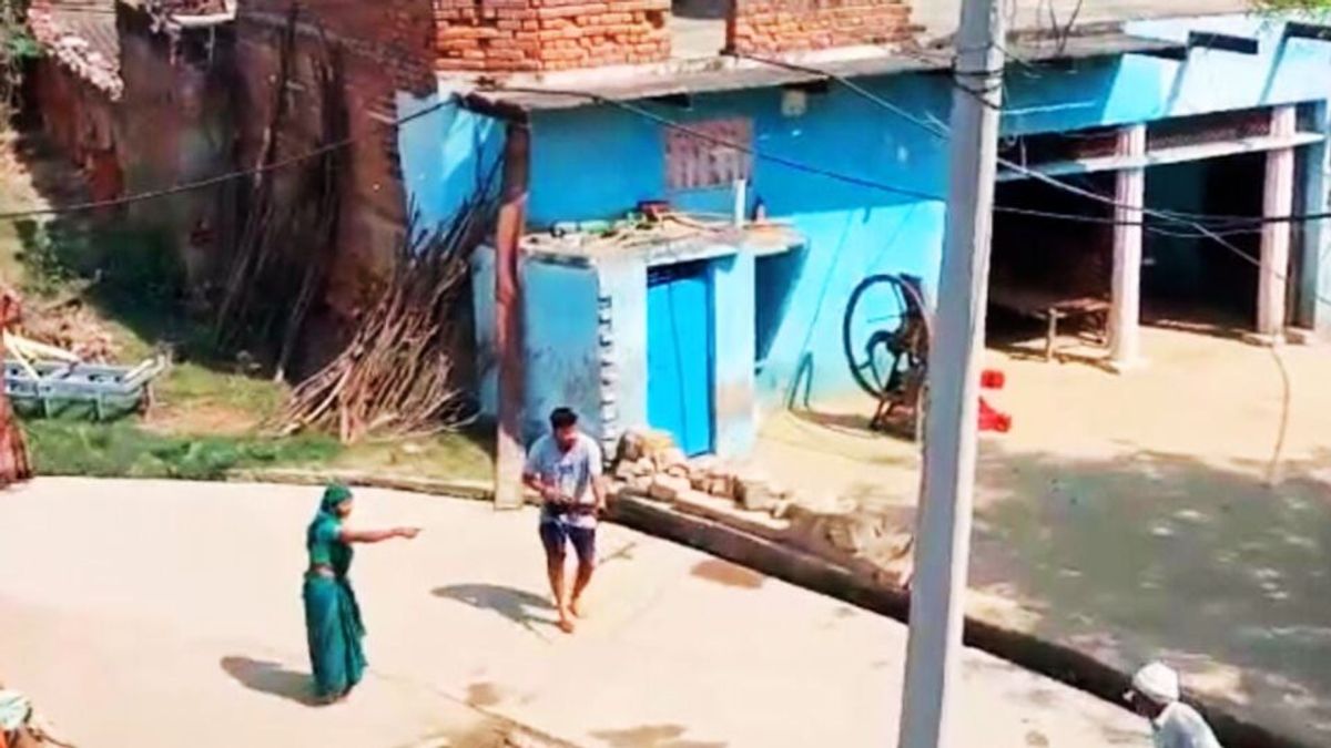 मुरैना नरसंहार के मुख्य आरोपी ने पुलिस पर बरसा दी गाेलियां, लेकिन फिर ऐसे हुआ गिरफ्तार Salary in lakhs, yet Sehra dam bridegroom took out procession on bullock cart, people said - you have done amazing...