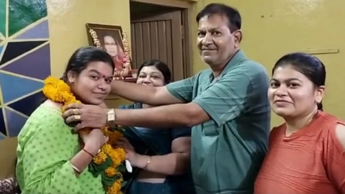 MP Board Results 2023: कॉमर्स में टॉप करने वाली खंडवा की अनी ने बताया सक्सेस का बड़ा फाॅर्मूला NewsTak