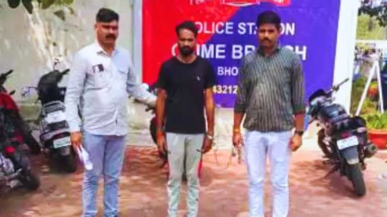 Posing as a doctor gang looted Rs 42 lakh, MP News, Bhopal, Fraud