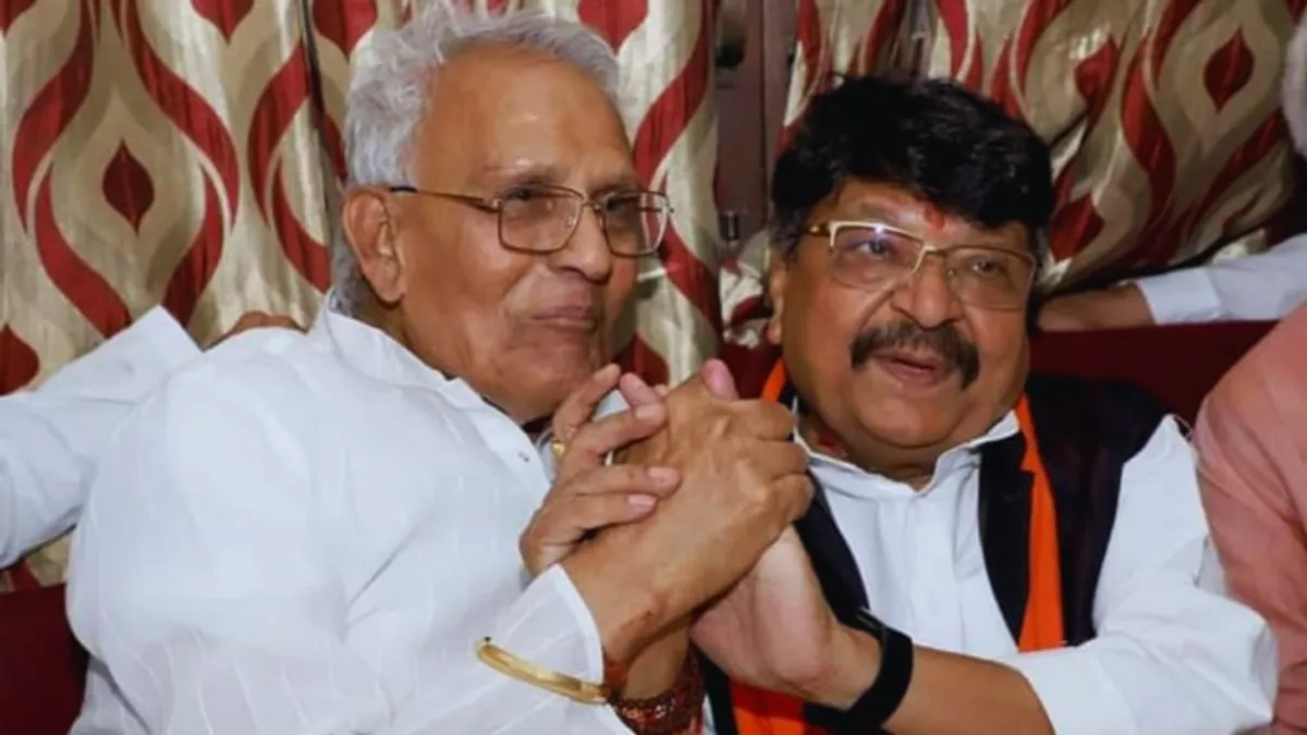 धुर विरोधी दिग्गज नेताओं के मिलन ने चौंकाया, सियासी गलियाराें में नए समीकरण को मिली हवा Political agitation intensifies after the meeting of two staunch anti-leaders, discussions intensify in political circles