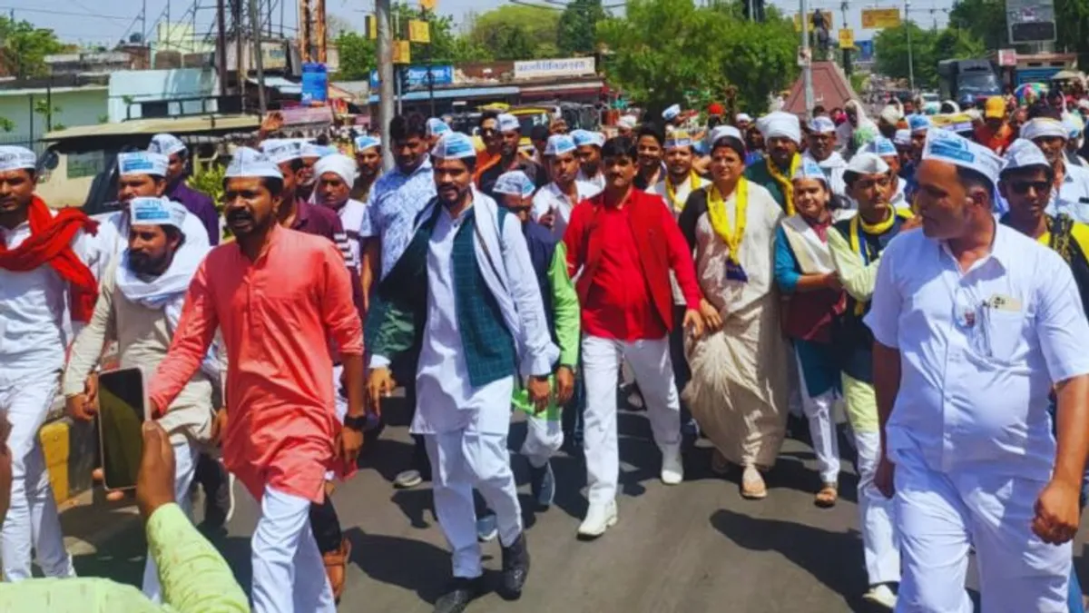 किसानों के समर्थन में सड़कों पर उतरी आम आदमी पार्टी, प्रशासन से कर डाली ये डिमांड Aam Aadmi Party Protest in chhatarpur, Mp News, AAP