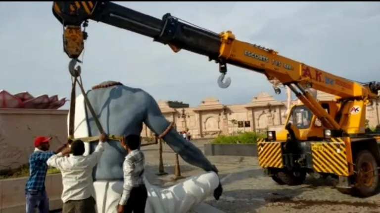 उज्जैन में आई तेज आंधी ने महाकाल लोक में मचाया तांडव, सप्तऋषियों की मूर्तियां हुईं खंडित Ujjain News, Mahakal Lok, Mp News, Mp Weather News, Ujjain Weather