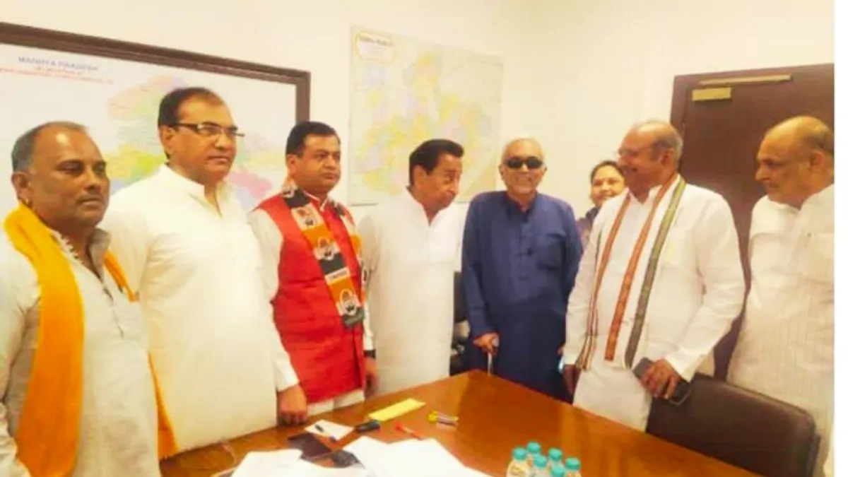 BJP से निष्कासित पूर्व विधायक राधेलाल बघेल ने थामा कांग्रेस का दामन Expelled BJP MLA Radhelal Baghel joins Congress