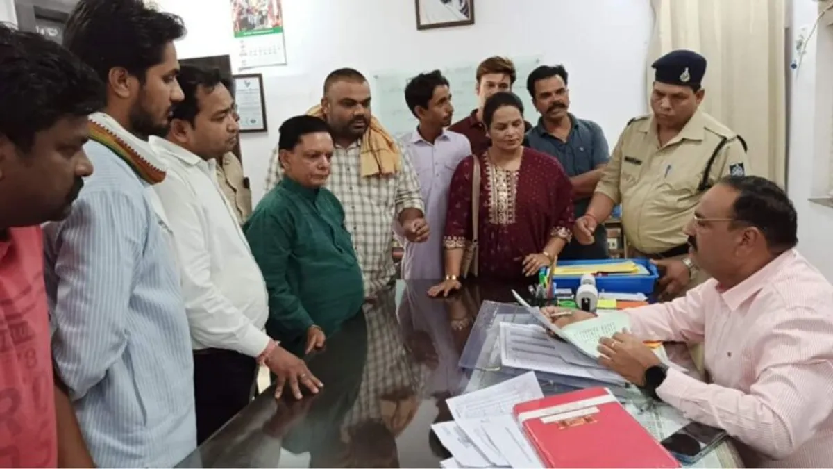 गुना में कांग्रेस पार्षद की गुंडागर्दी के खिलाफ पार्टी के ही नेताओं ने दर्ज करा दी FIR guna news, mp congress, mp news, mp politics