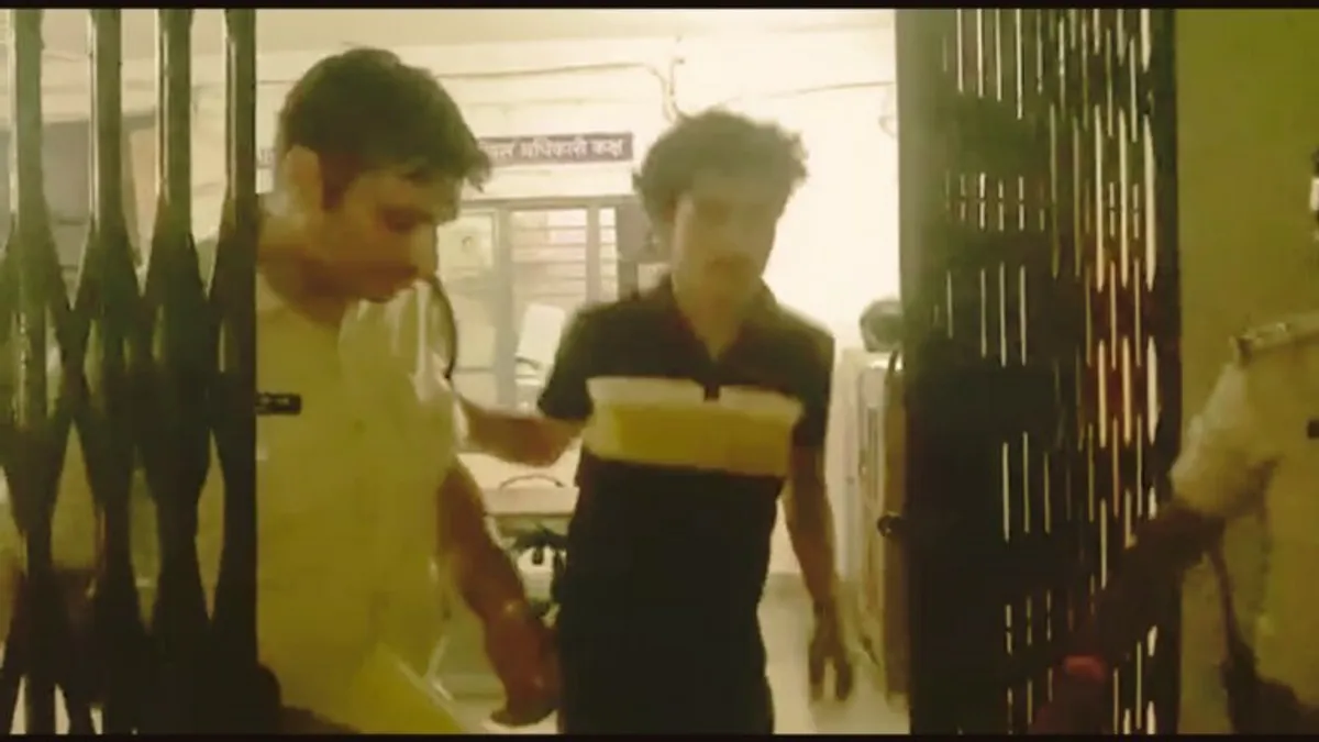 लॉरेंस बिश्नोई के गुर्गे को ग्वालियर लाई पुलिस, इस मामले में हो सकता है बड़ा खुलासा Police brought Lawrence Vishnoi henchman to Gwalior on production warrant, the goon was limping in front of the police