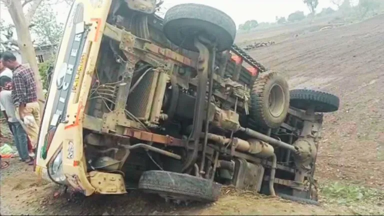 sehore, sehore news, accident, bus accident, mp news, mp news update