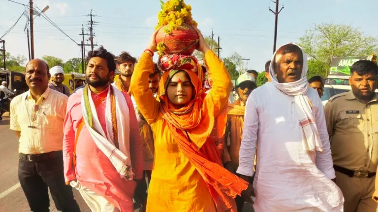 ‘मैं आ रही हूं मेरे प्राणनाथ…’ छतरपुर पहुंची धीरेंद्र शास्त्री की दीवानी शिवरंजनी Shivranjani tiwari, Dhirendra krishn Shastri, mp news, MP Tak Interview, Chhatarpur news, MP News Update,
