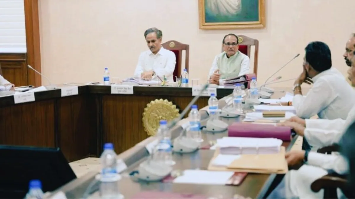 MP के 9 हजार छात्र-छात्राओं को देंगे ई-स्कूटी, कैबिनेट की मंजूरी पर कमलनाथ ने मारा ये तंज cabinet Meeting, MP News,