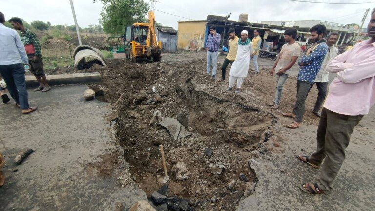 सीएम शिवराज के गृह जिले में FDR तकनीक से बनी प्रदेश की पहली सड़क पहली बारिश में ही उखड़ी sehore news