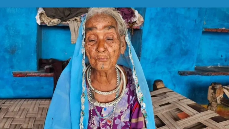 old women praising pm modi video viral, rajgarh