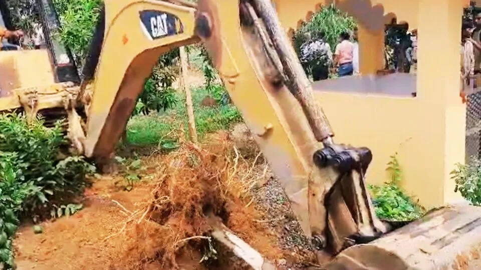 Bulldozer action on house of accused pravesh shukla of inhuman act from tribal accused is locked in NSA