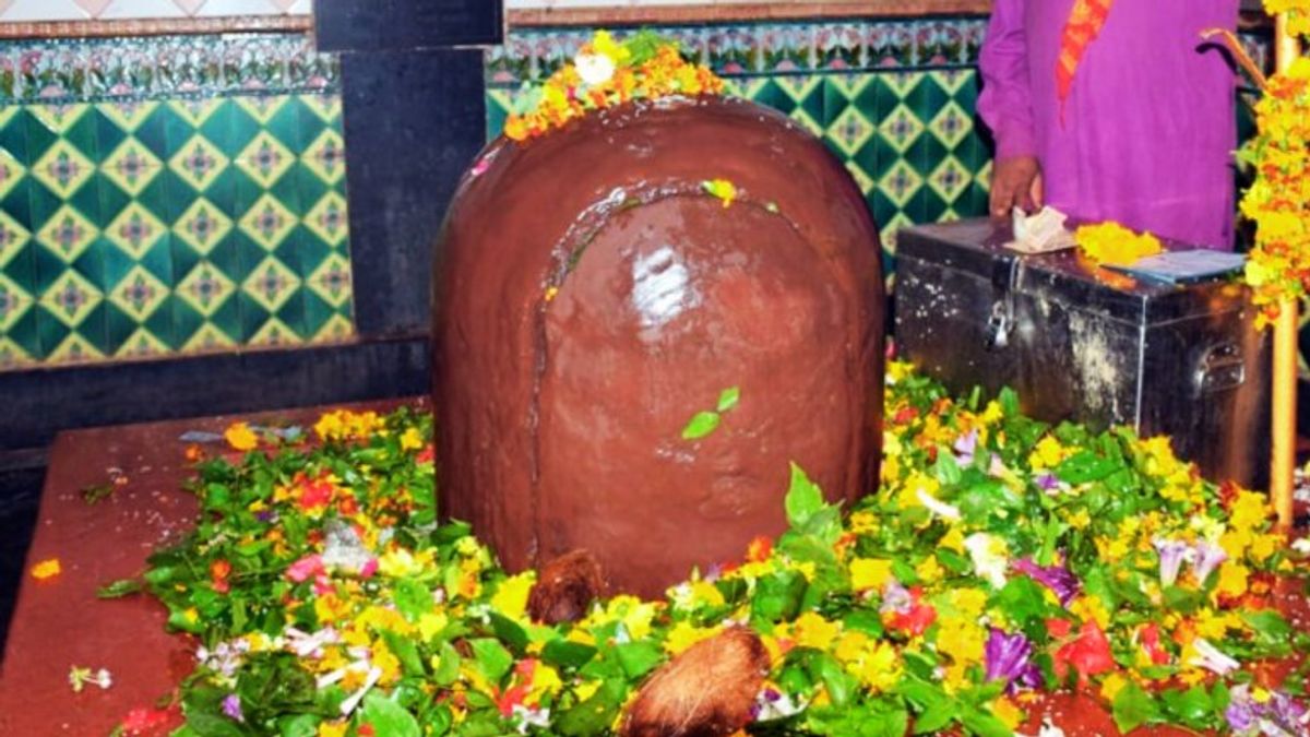 यहां होती है खंडित शिवलिंग की पूजा, जानिए उस मंदिर की कहानी, जहां औरंगजेब भी हो गया था नतमस्तक Broken Shivling is worshiped here, know the Gavinath Dham story of that temple, where Aurangzeb also bowed down