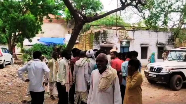 Panchayat was called to settle the farm dispute, but the farmer was given such a terrible punishment in front of the judges