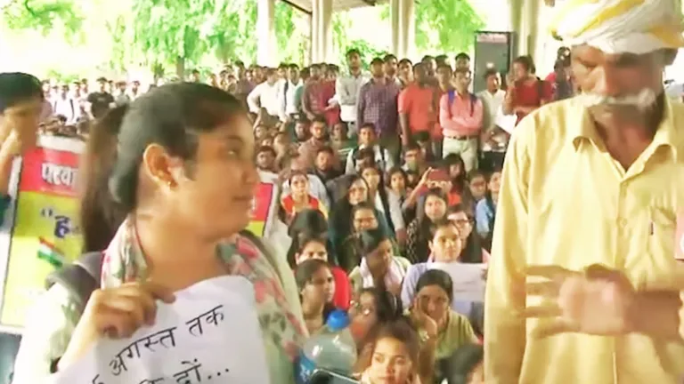 पटवारी परीक्षा में धांधली के आरोपों पर बोली टॉपर- पिता किसान, कहां से लाएंगे 15 लाख MP Patwari Scam Patwari Exam Topper father farmer bring 15 lakhs mp news mp congress