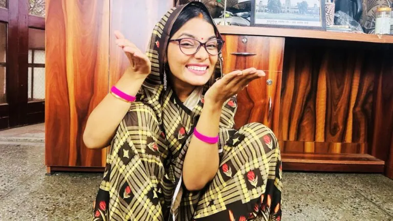 Neha Singh Rathore, who surrounded the MP government with a new video, said - I will not be afraid of threats