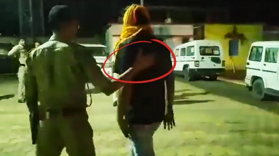 Pravesh Shukla, accused of shameful act with a tribal youth, did not lose his arrogance even in police custody, video viral