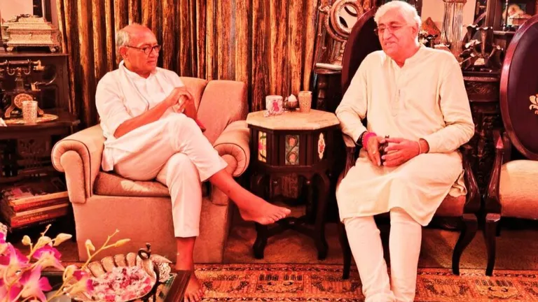 भोपाल में मिले टीएस बाबा और दिग्विजय सिंह, MP में कांग्रेस को लेकर कर दी बड़ी भविष्यवाणी TS Singh Dev and Digvijay Singh met in Bhopal, made this big prediction about Congress in MP