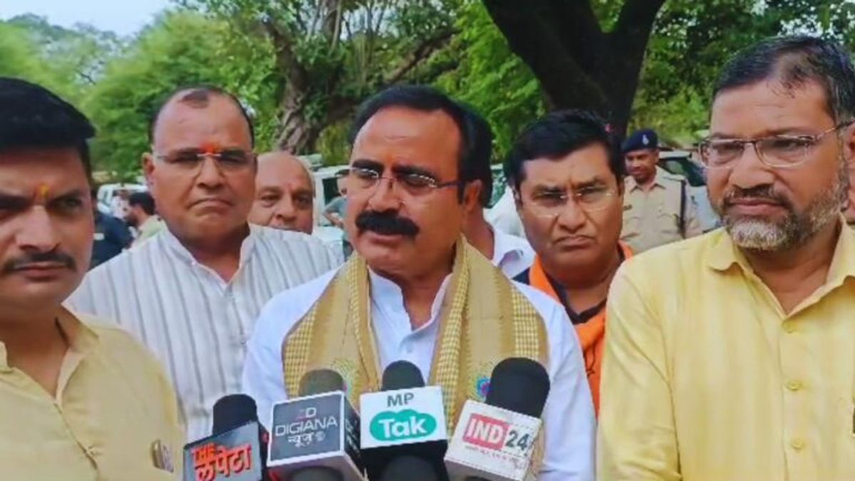 UCC के सवाल पर सोच में पड़ गए प्रभारी मंत्री, बोले- ‘इसका क्या मतलब होता है?’ brijendra singh yadav on ucc, mp news, politics