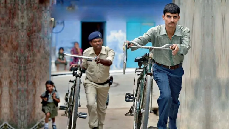 एक बार फिर से चर्चा में हैं व्हिसलब्लोअर आशीष चतुर्वेदी, रेप पीड़िता को लेकर DGP को दी ये चेतावनी vyapam whistleblower ashish chaturvedi gwalior news gwalior police mp police