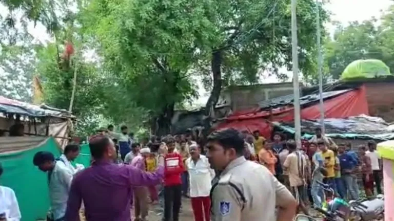 पति ने सो रही पत्नी और 3 साल के बेटे की कुल्हाड़ी मार की निर्मम हत्या, वारदात के पीछे ये निकली वजह sehore crime news mp news mp crime news sehore news