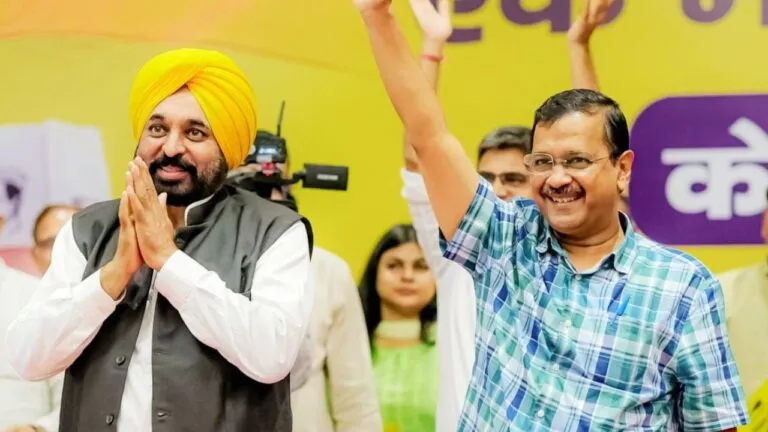 Aam Aadmi Party Delhi Chief Minister Arvind Kejriwal free electricity in mp Bhagwant Mann 10 guarantee card for election