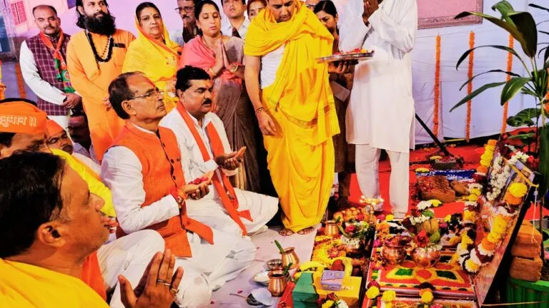 CM Shivraj master stroke Kamal Nath stronghold Pandhurna district Chhindwara news