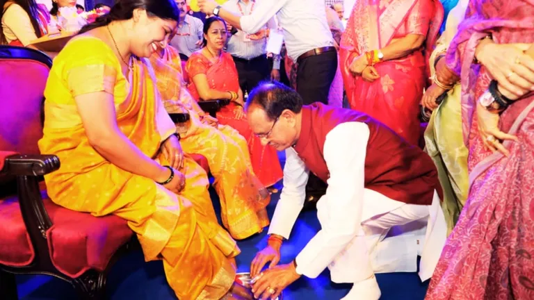 Big Breaking: चुनाव से पहले CM शिवराज का मास्टर स्ट्रोक, लाडली बहनों को दिया रक्षाबंधन का ये बड़ा गिफ्ट big breaking ladli bahna yojna cm shivraj singh chouhan big announcement rakshabandhan gift 1000 to 1250