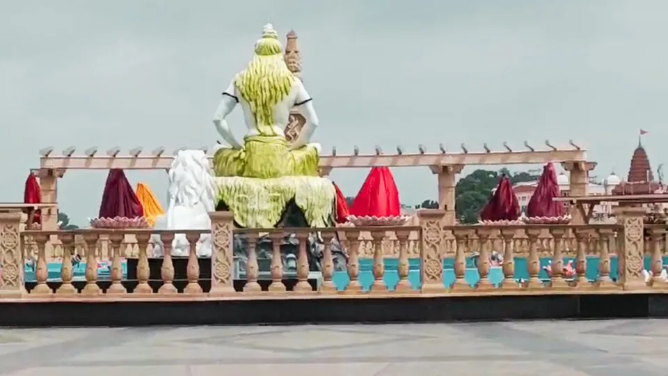 idols of the Saptarishis midst of storm Ujjain Mahakal Lok
