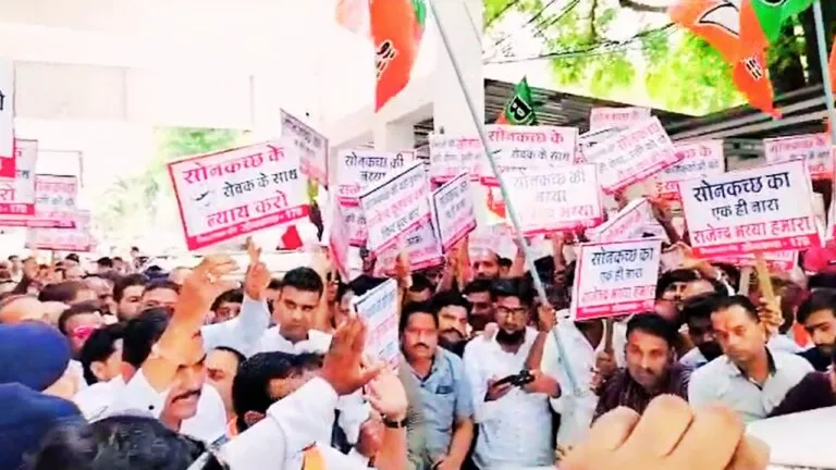 MP Election: BJP में टिकट के लिए हो गया बवाल, केंद्रीय मंत्री नरेंद्र सिंह तोमर को घेरकर की ये डिमांड mp election narendra singh tomar mp bjp sonkach assembly dewas news mp news