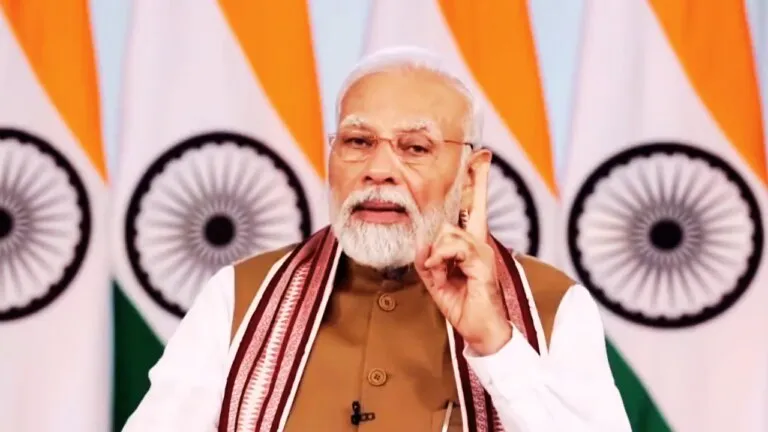PM मोदी ने MP के शिक्षकों को दी बड़ी सौगात, 5580 टीचर्स को बांटे नियुक्ति पत्र MP Chunav 2023 cm shivraj singh chauhan Kamal Nath golden spoon