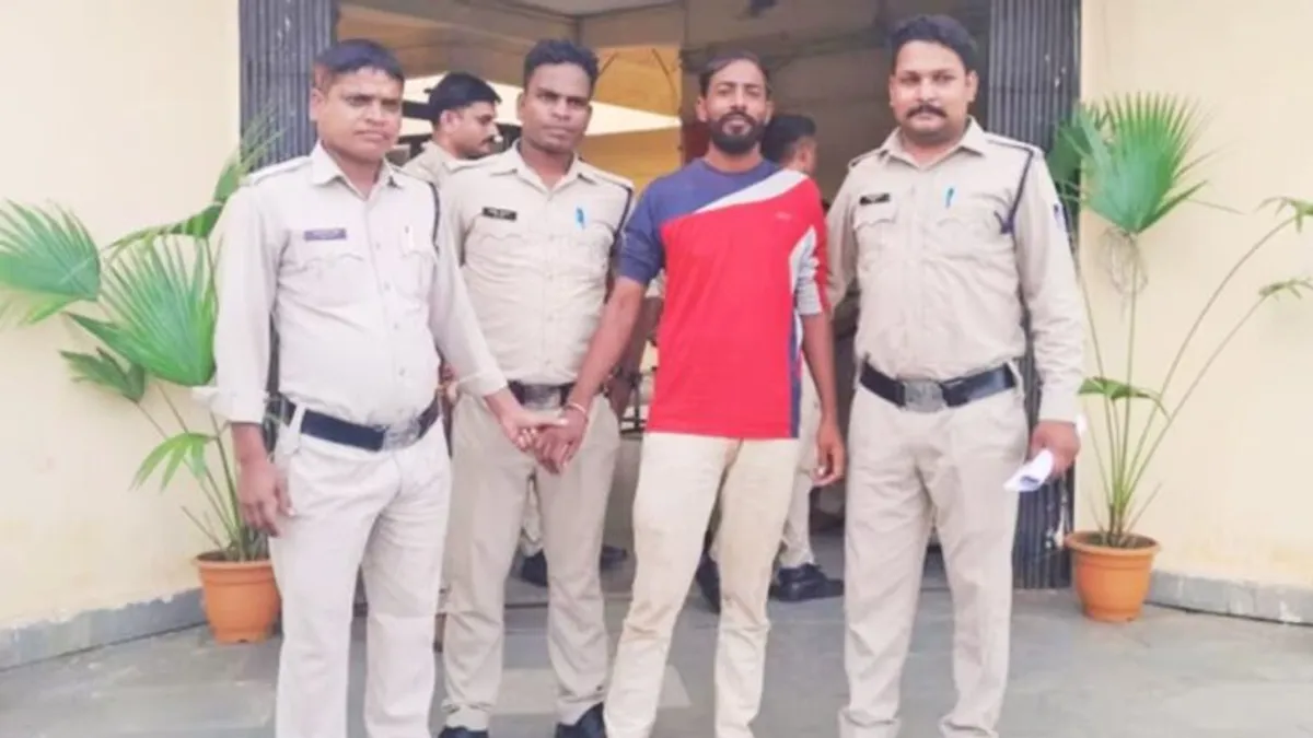 भतीजे ने कुल्हाड़ी से कर दी अपने ही दो चाचाओं की हत्या, घर के अन्य लोगों ने ऐसे छिपकर बचाई जान Crime News MP Crime Madhya Pradesh Crime Sagar Crime Murder Nephew killed two uncles police arrested Madhya Pradesh