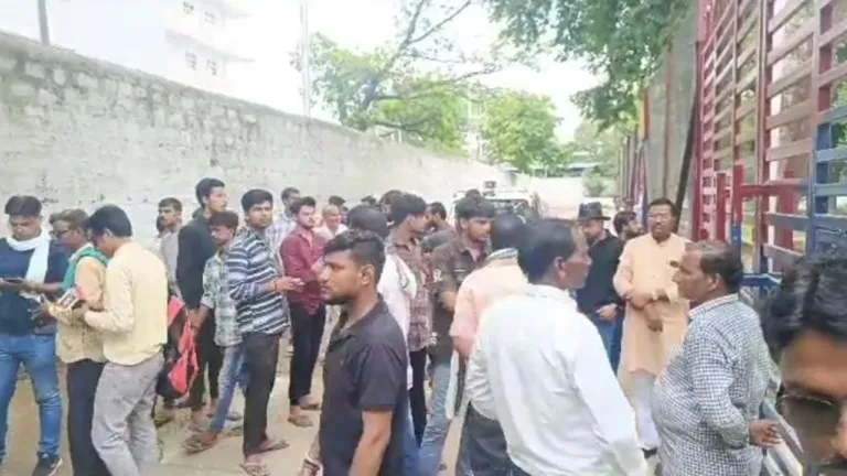 मुरैना जेल में कैदियों के साथ कौन कर रहा है जमकर मारपीट, इनको बचाने अधिकारियों को आना पड़ा morena crime news morena news morena jail mp news