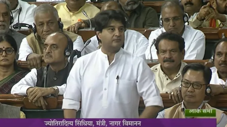 लोकसभा में ज्योतिरादित्य सिंधिया के भाषण पर जोरदार हंगामा, पुरानी सरकारों पर लगाए कई गंभीर आरोप jyotiraditya scindia speech in lok sabha scindia speech mp news