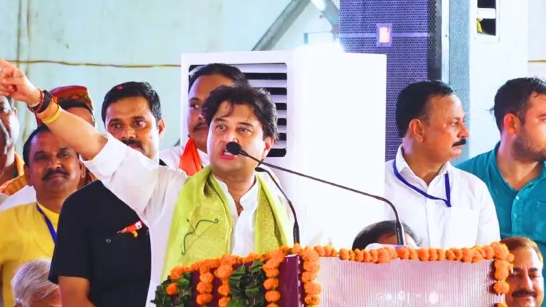 Jan Ashirwad Yatra Jyotiraditya Scindia Kamal Nath mp election 2023 Operation Lotus 2020 kamalnath rahul gandhi
