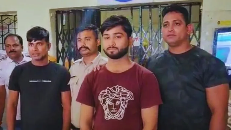 Indore: 8वीं से लेकर डॉक्टर तक की फर्जी मार्कशीट बनाता था ये गैंग, कई राज्यों में बेंचकर कमाये करोड़ों fake marksheet news, indore news, mp news